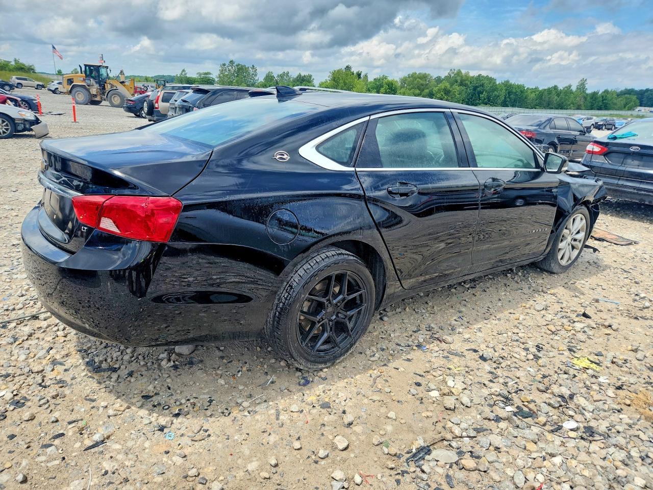 2017 Chevrolet Impala Lt - Image 3