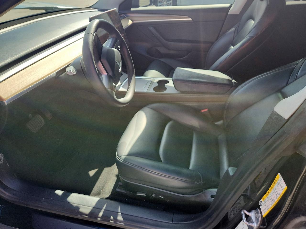 2022 Tesla Model 3 - Image 7