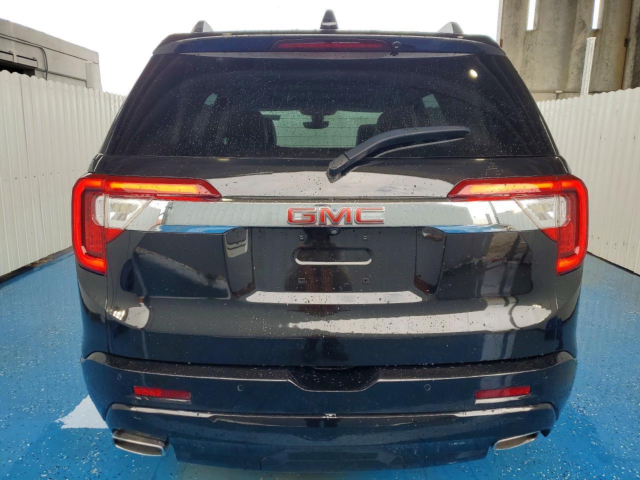 2022 GMC Acadia Denali - Image 6