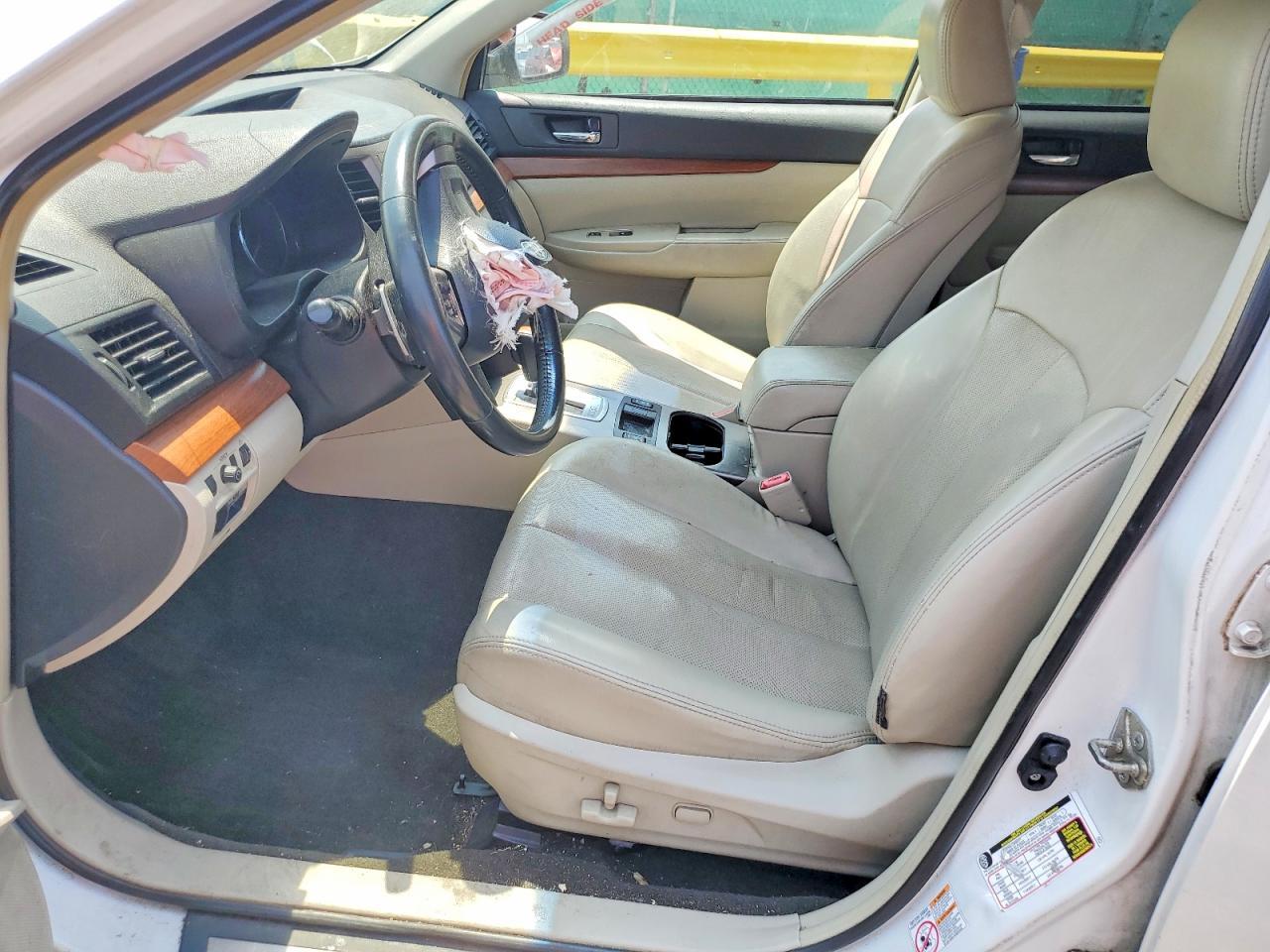 2014 Subaru Outback 2.5I Limited - Image 7