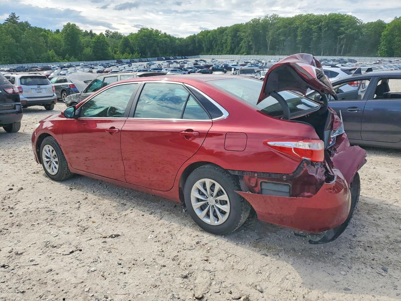 2016 Toyota Camry Le - Image 2