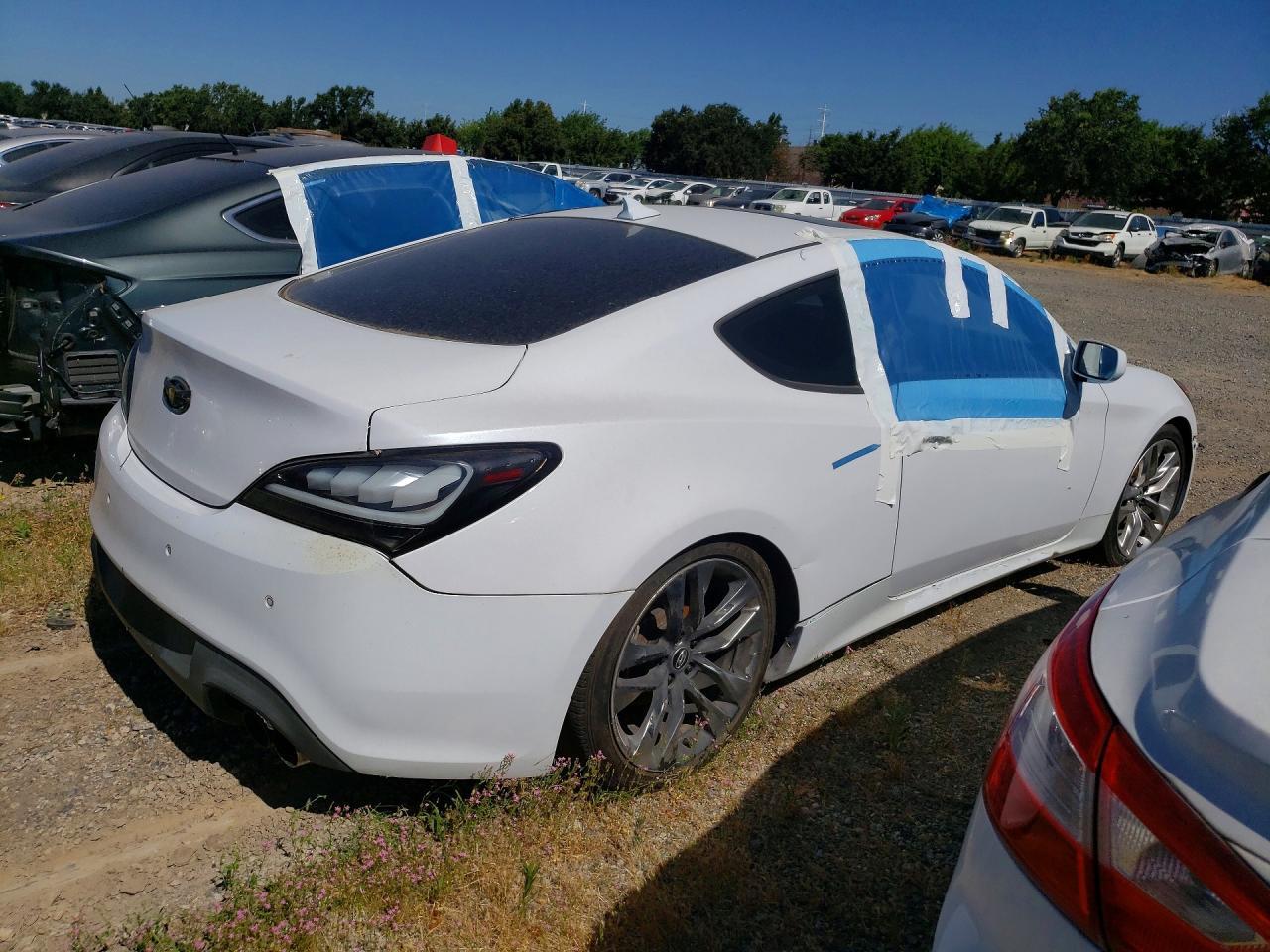 2014 Hyundai Genesis Coupe 2.0T Premium - Image 3
