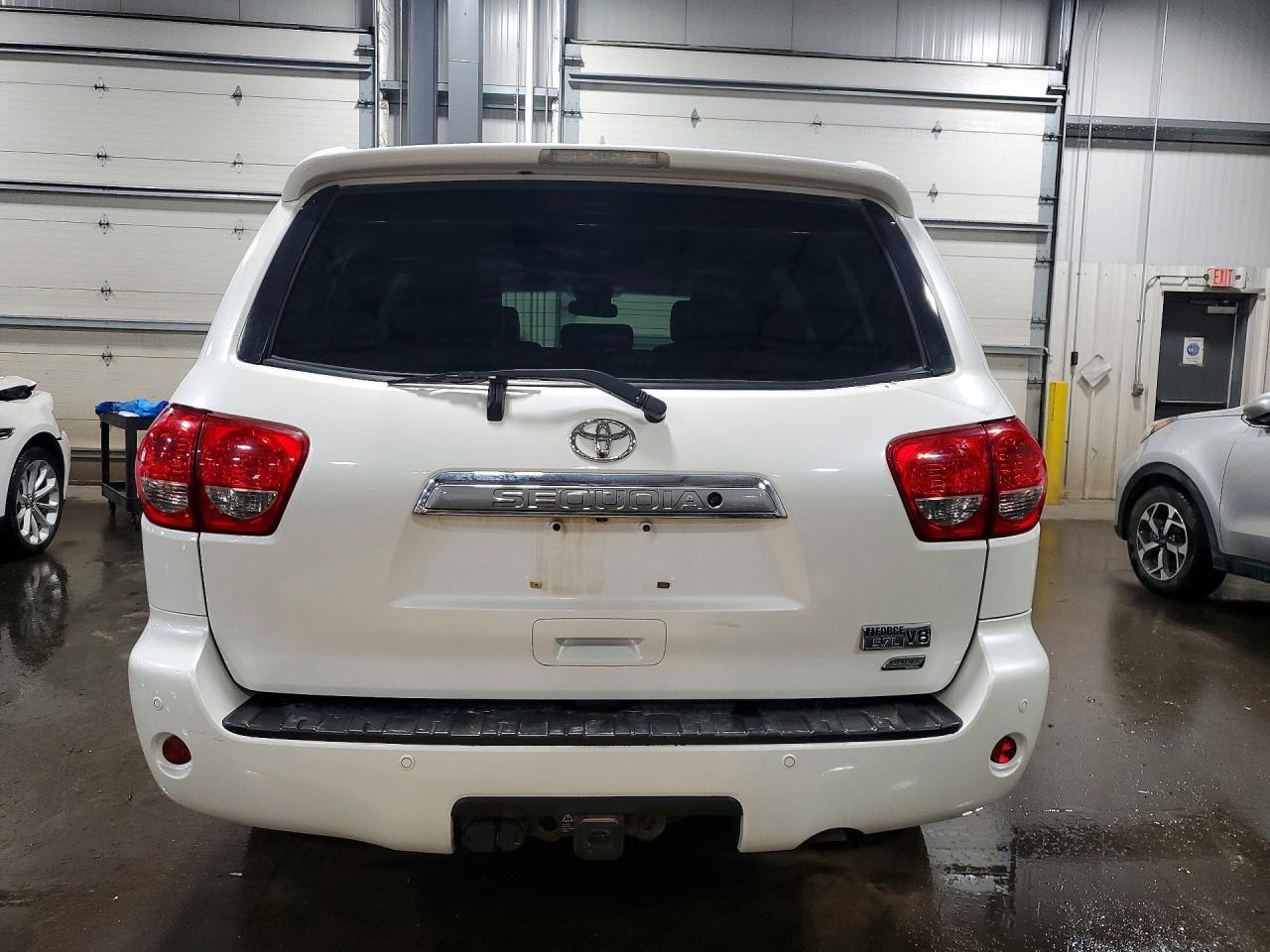 2014 Toyota Sequoia Platinum - Фото 6