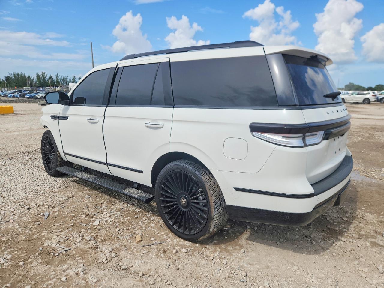 2024 Lincoln Navigator Reserve - Фото 2