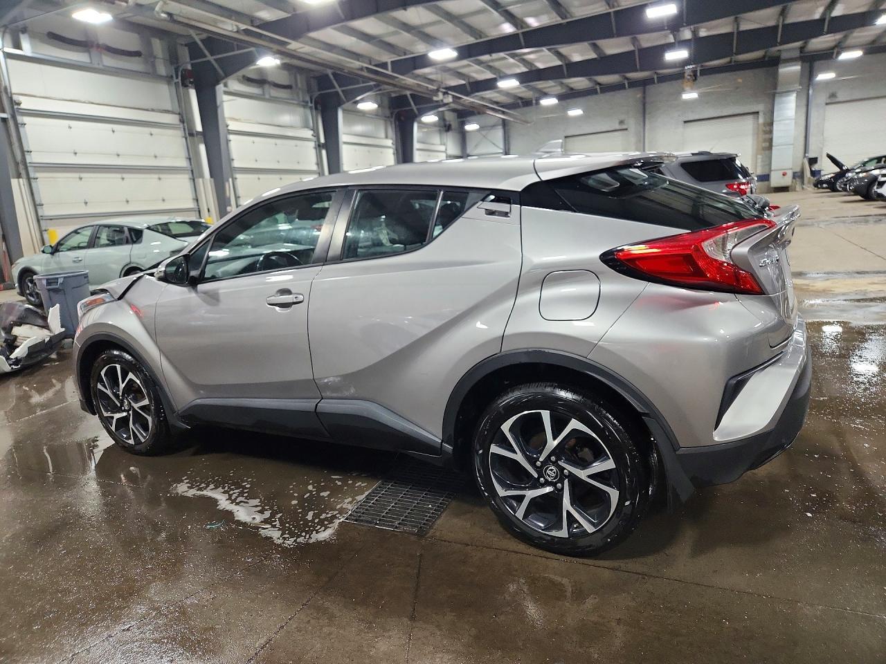 2018 Toyota C-Hr Xle Premium - Image 2