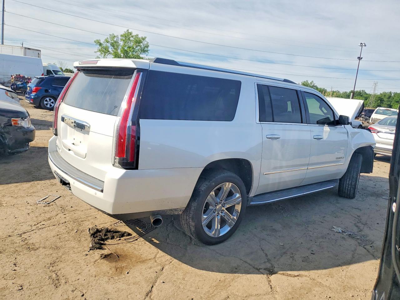2016 GMC Yukon Xl Denali - Image 3