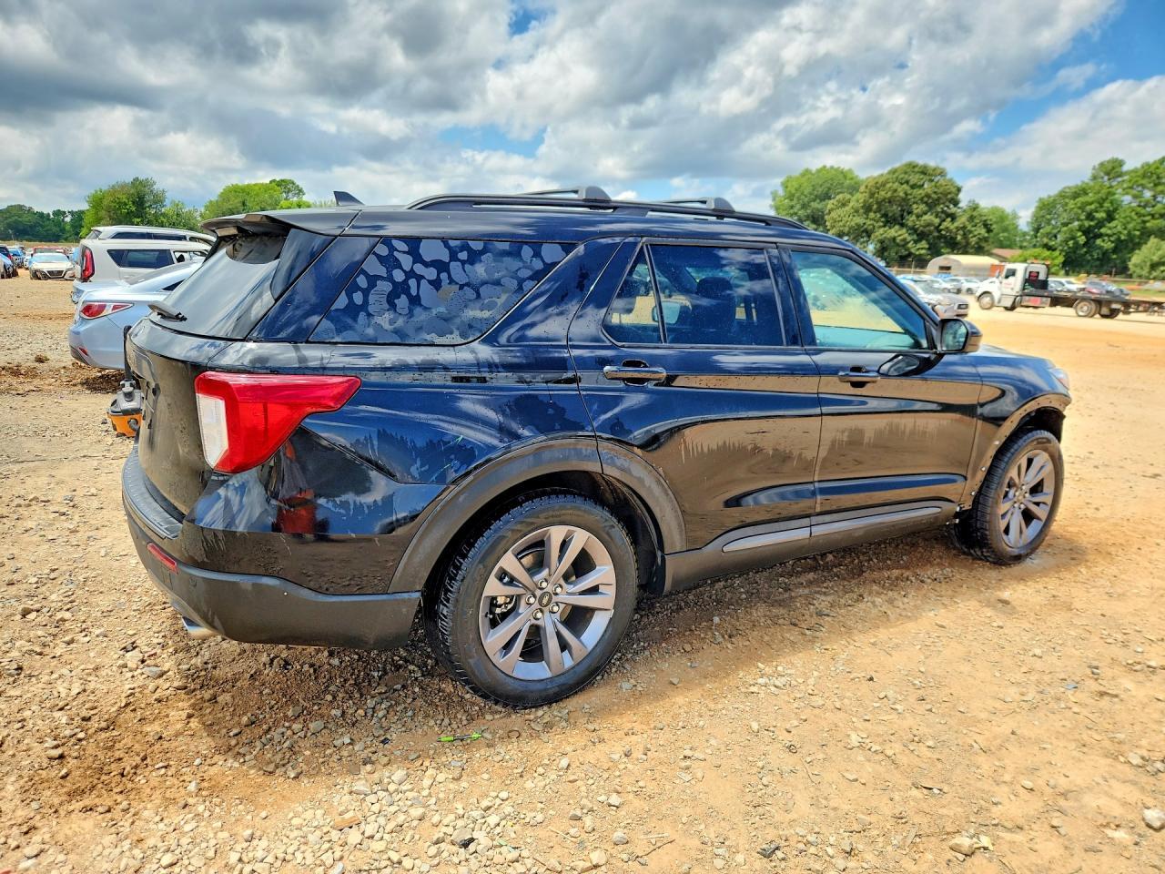 2023 Ford Explorer Xlt - Image 3