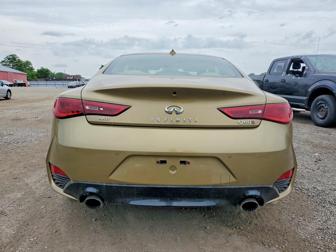 2017 Infiniti Q60 Red Sport 400 - Image 6