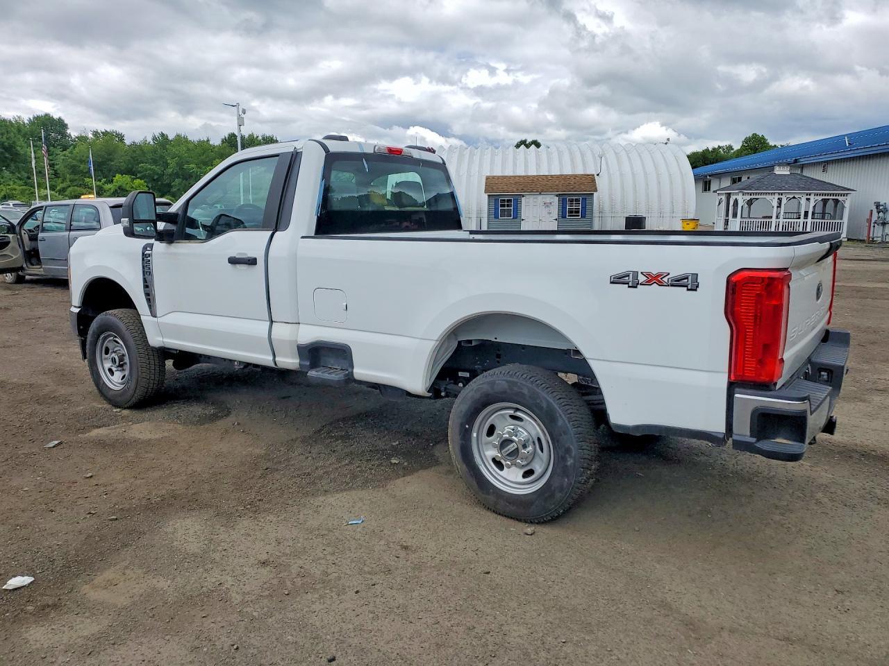 2023 Ford F250 Super Duty - Фото 2