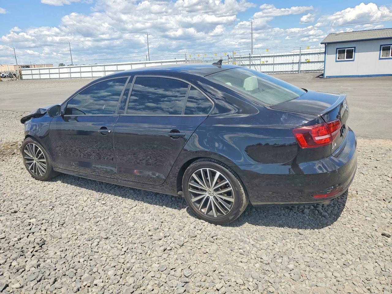 2016 Volk Jetta - Image 2