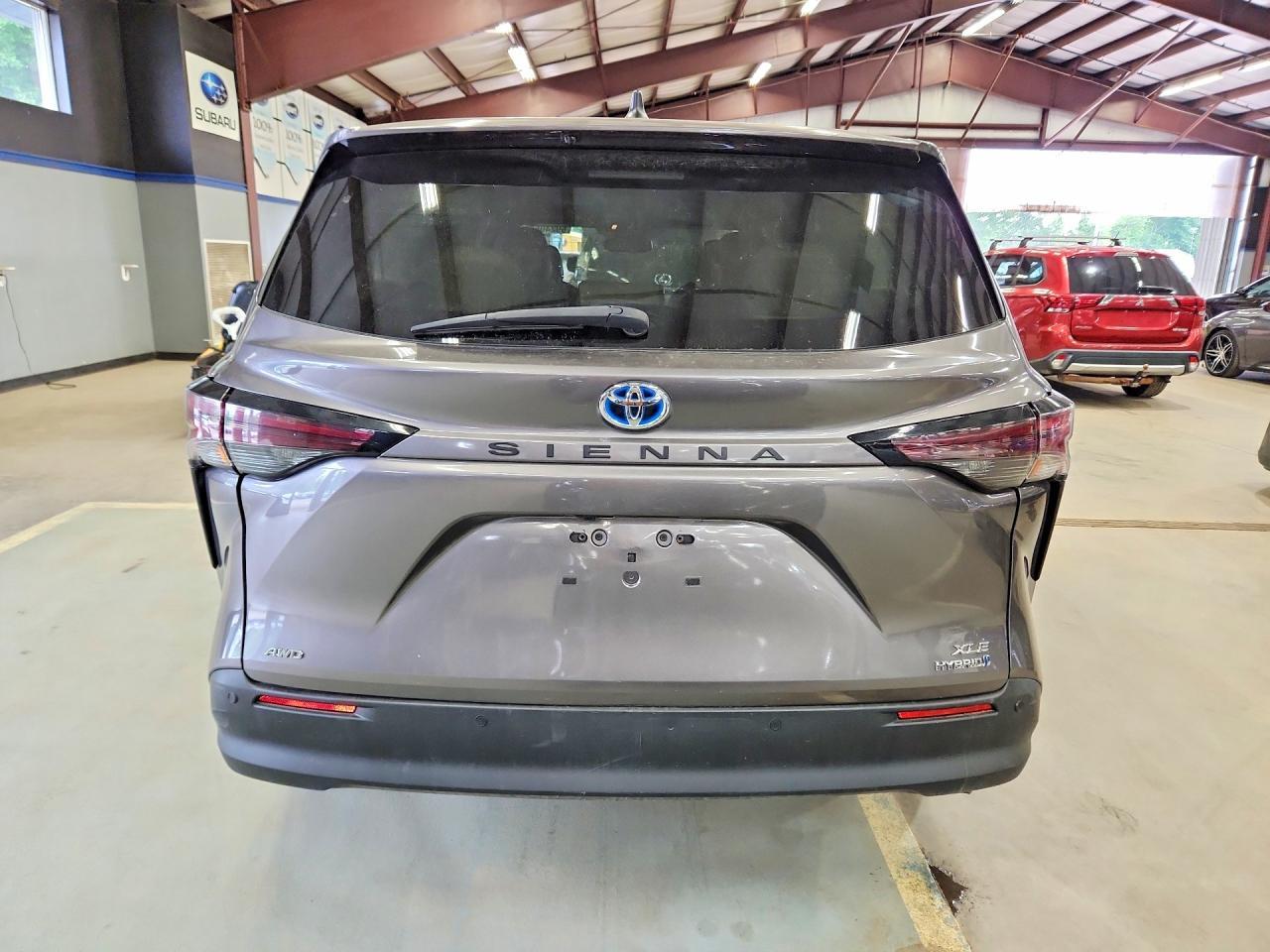 2024 Toyota Sienna Xle 7-Passenger - Фото 6
