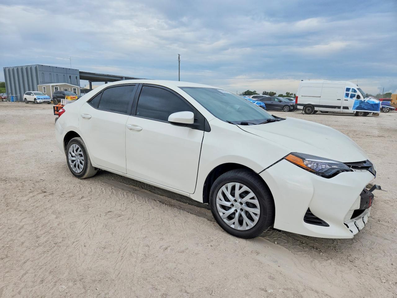 2017 Toyota Corolla Le - Image 4