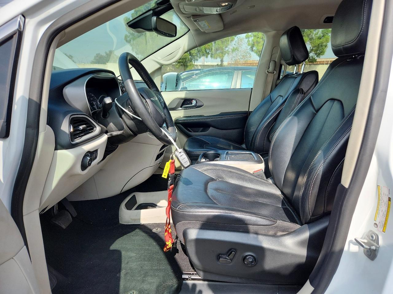 2022 Chrysler Pacifica Touring L - Фото 7