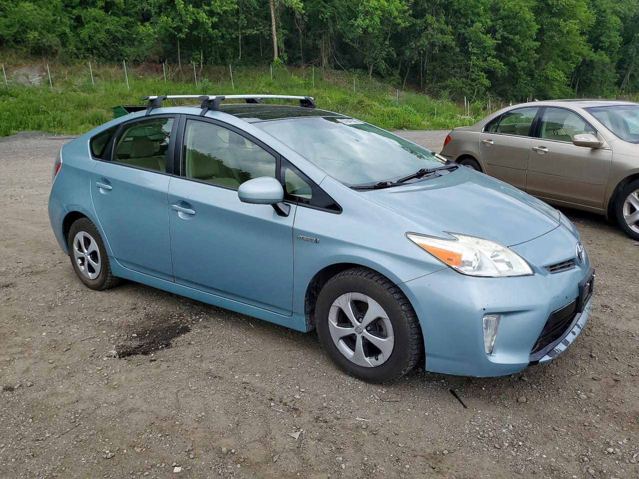 2013 Toyota Prius Three - Image 4