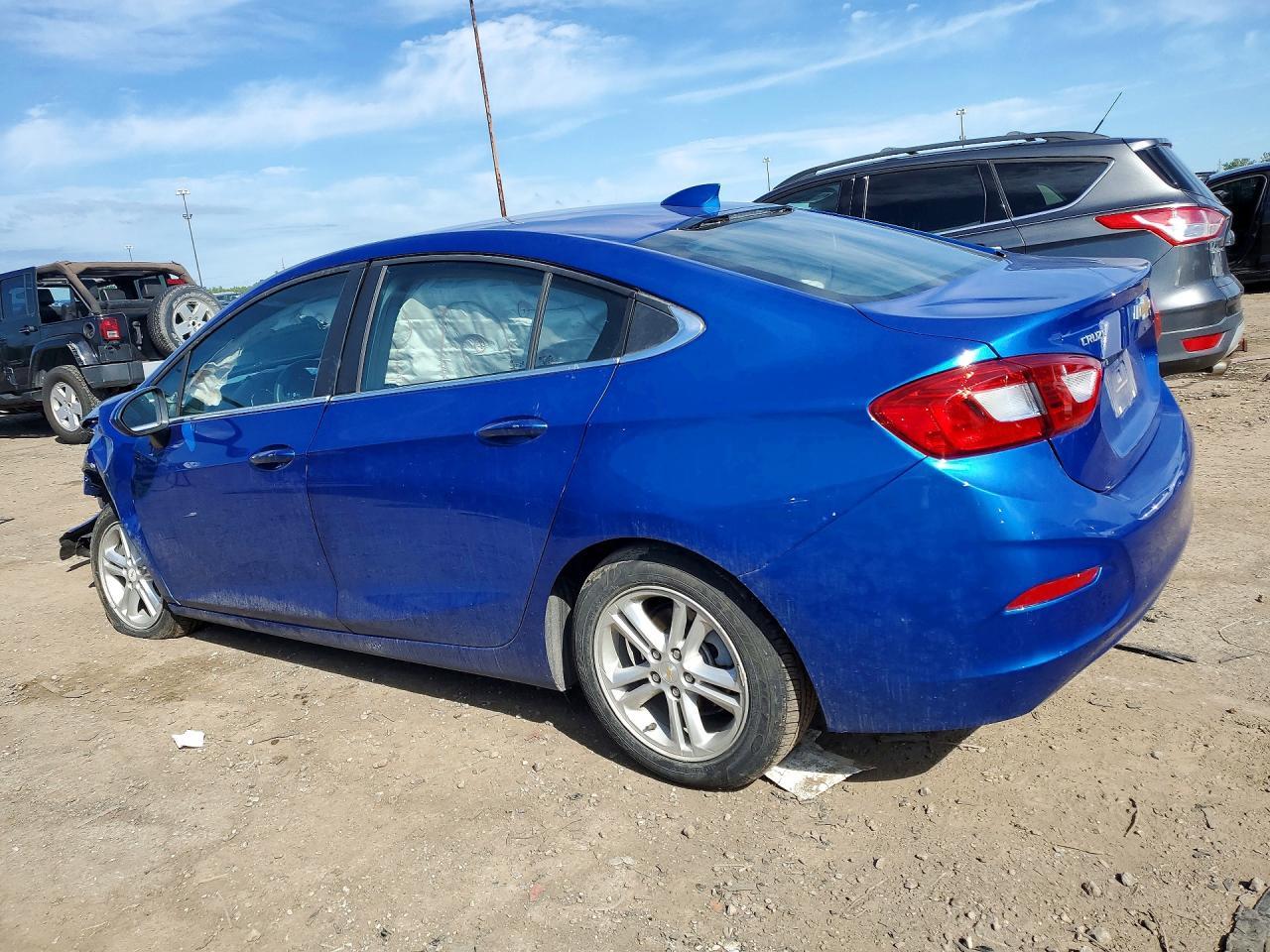 2017 Chevrolet Cruze Lt - Фото 2