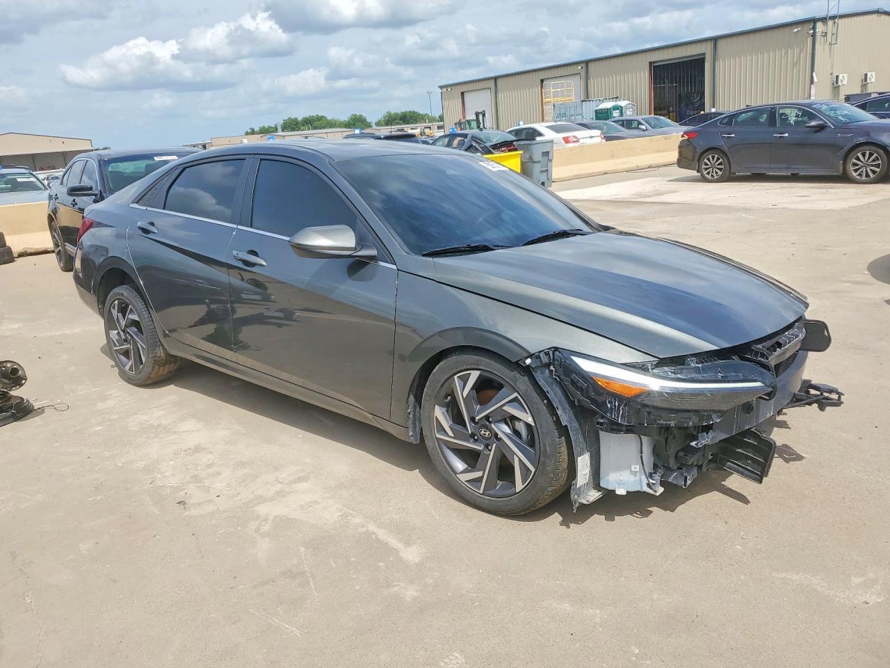 2025 Hyundai Elantra Sel - Фото 4