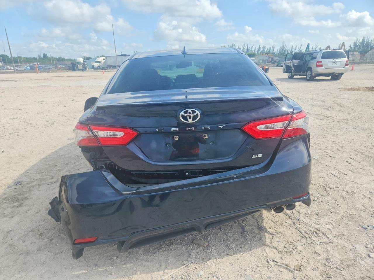 2019 Toyota Camry Se - Image 6