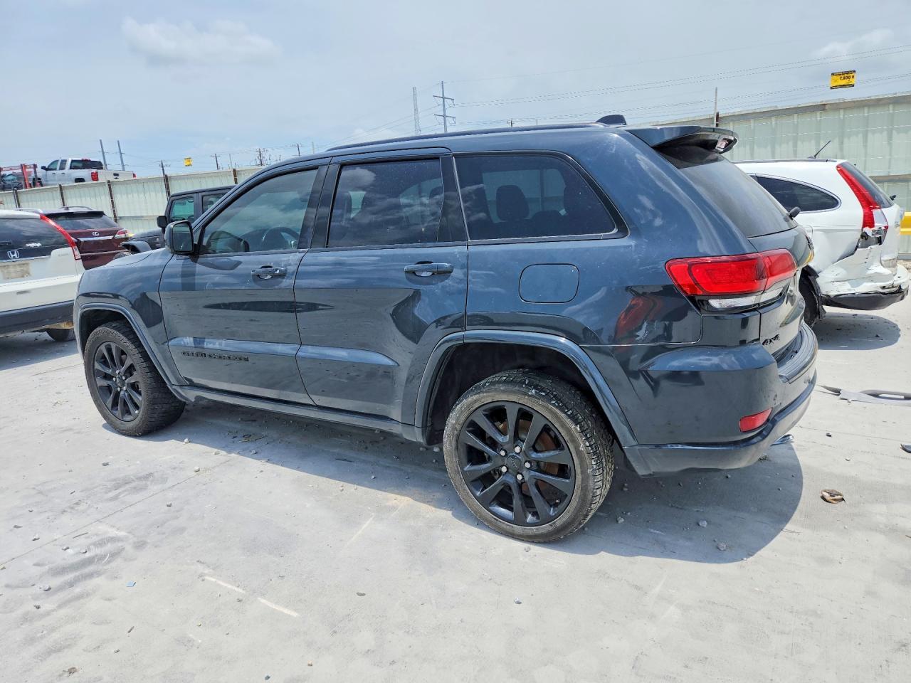 2018 Jeep Grand Cherokee Laredo - Фото 2