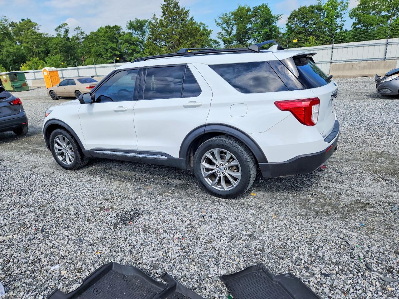 2020 Ford Explorer Xlt - Фото 2