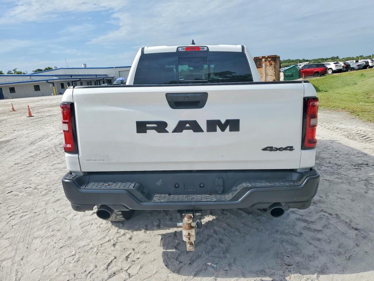 2025 Ram 1500 Tradesman - Фото 6