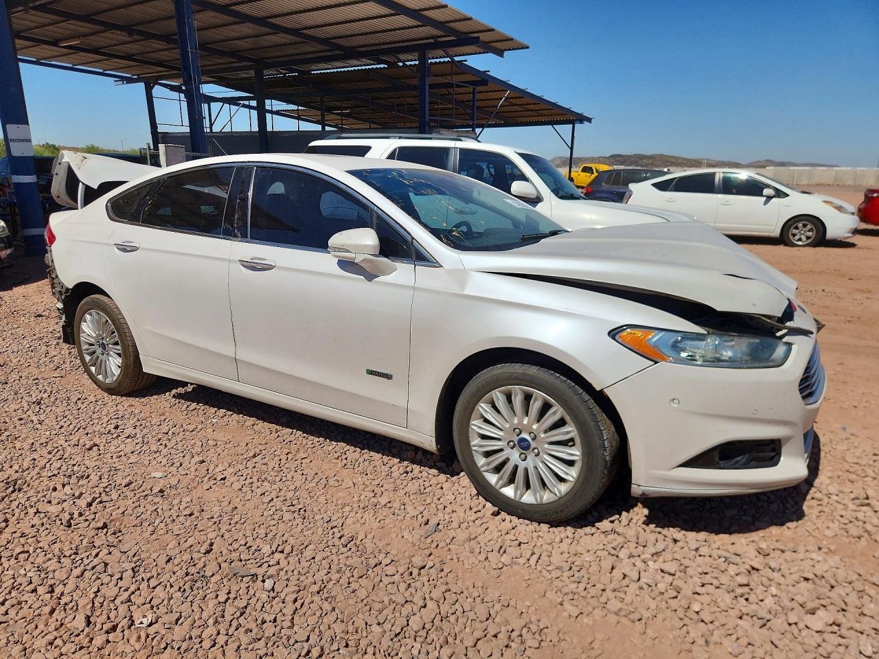 2014 Ford Fusion Titanium Phev - Image 4
