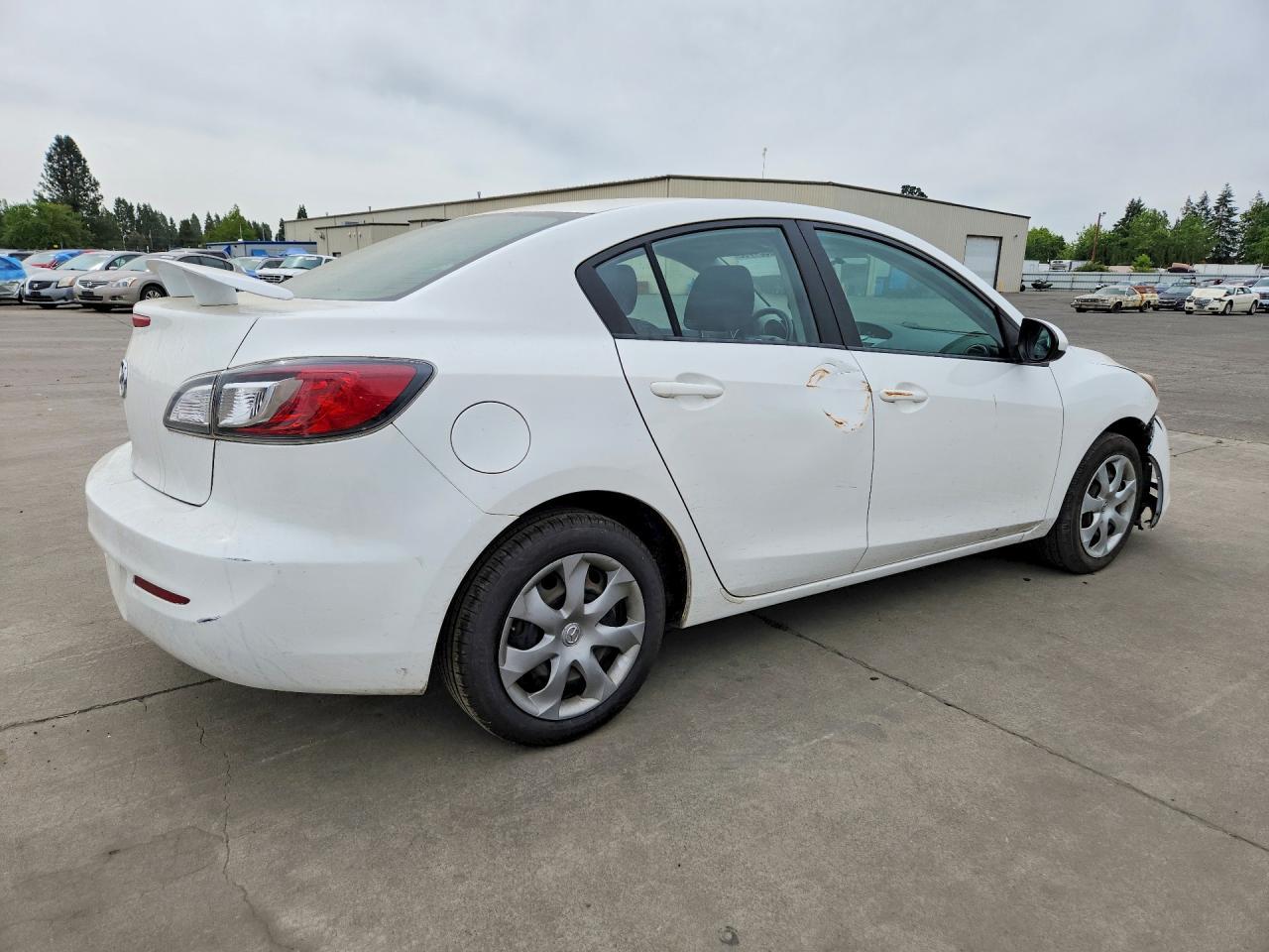 2013 Mazda 3 I - Image 3