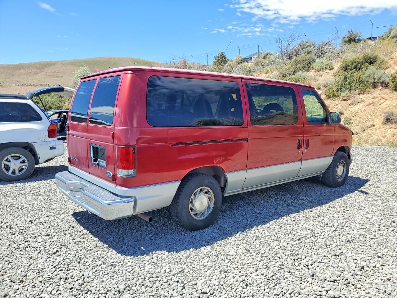 1998 Ford Econoline E150 - Image 3
