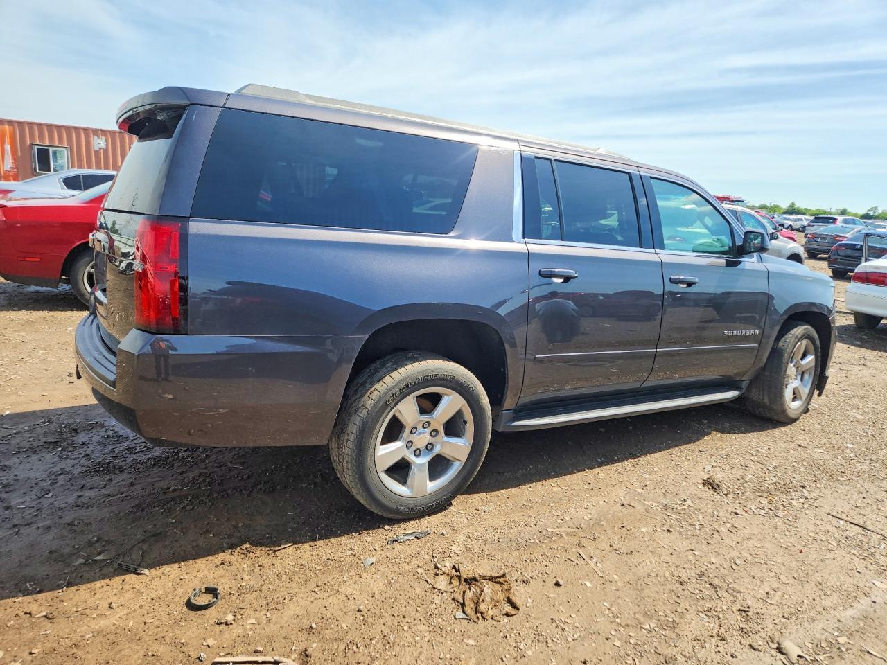 2017 Chevrolet Suburban K1500 Ls - Фото 3