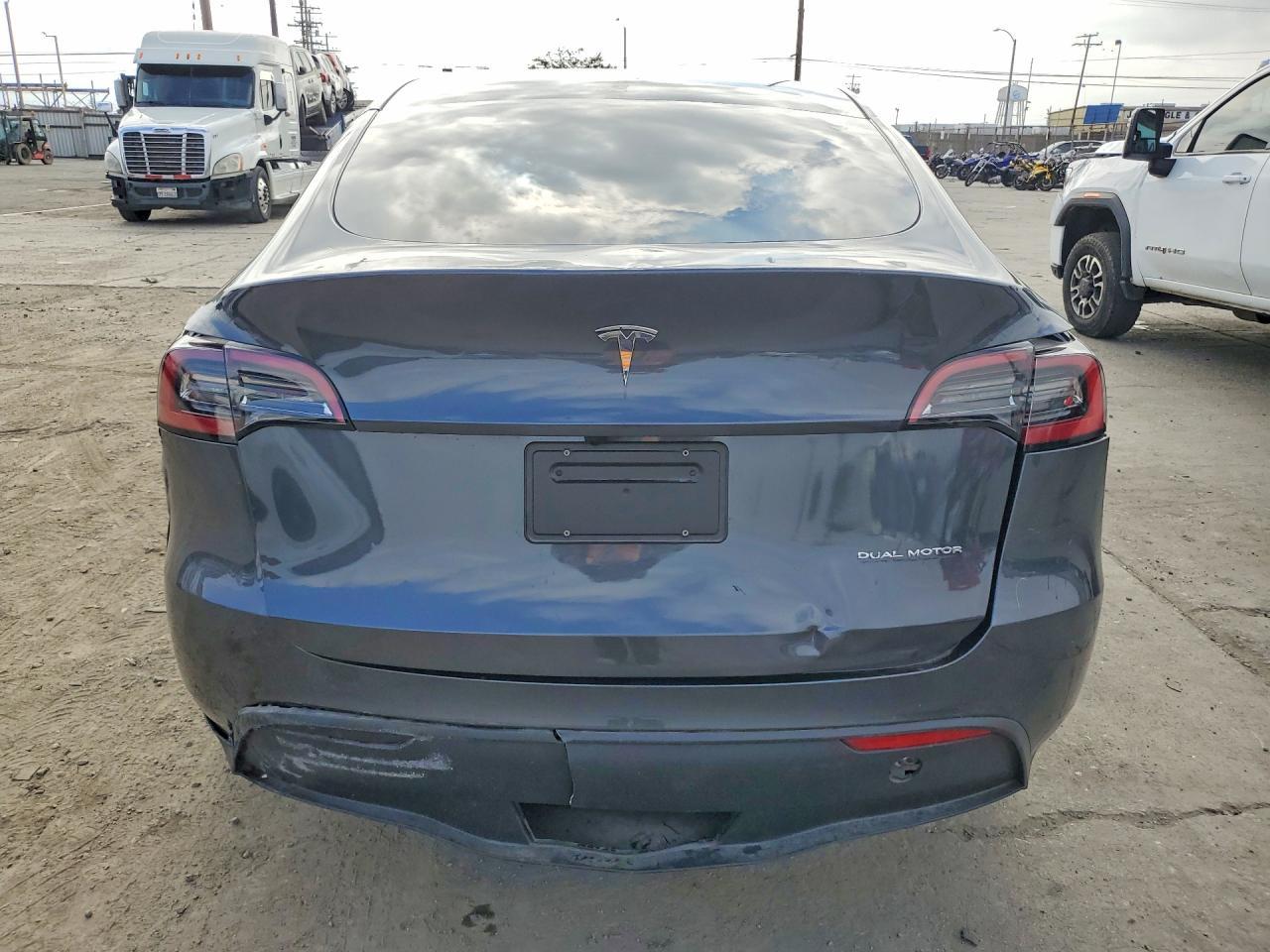 2023 Tesla Model Y - Фото 6