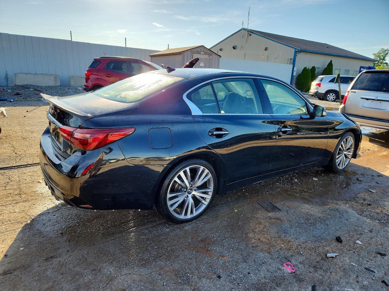 2018 Infiniti Q50 3.0T Luxe - Фото 3