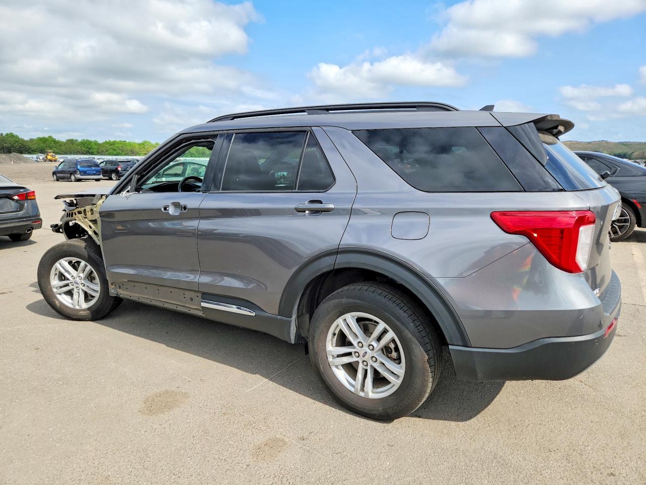 2024 Ford Explorer Xlt - Фото 2