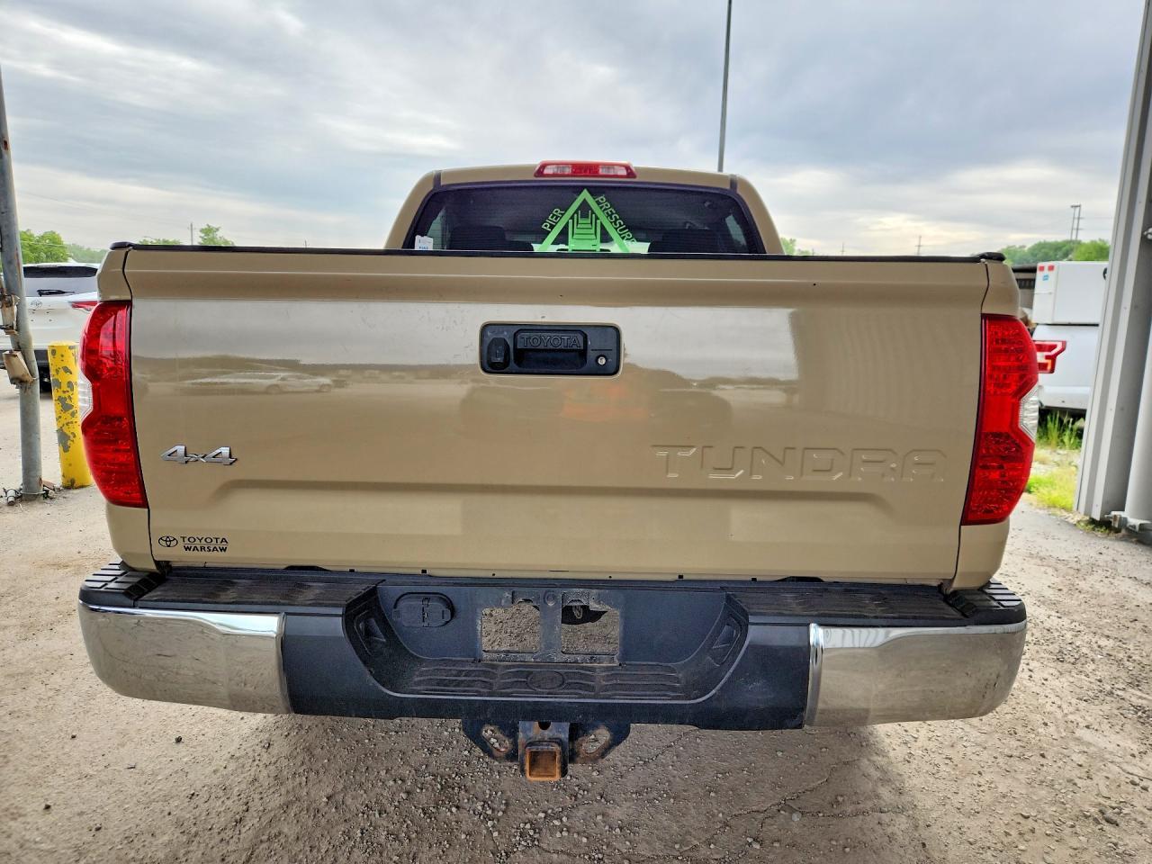 2017 Toyota Tundra Sr5 - Image 6