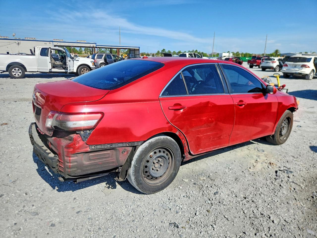 2010 Toyota Camry Le - Фото 3