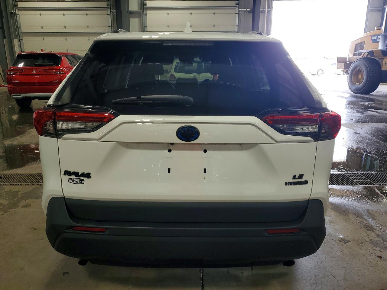 2021 Toyota Rav4 Le - Image 6