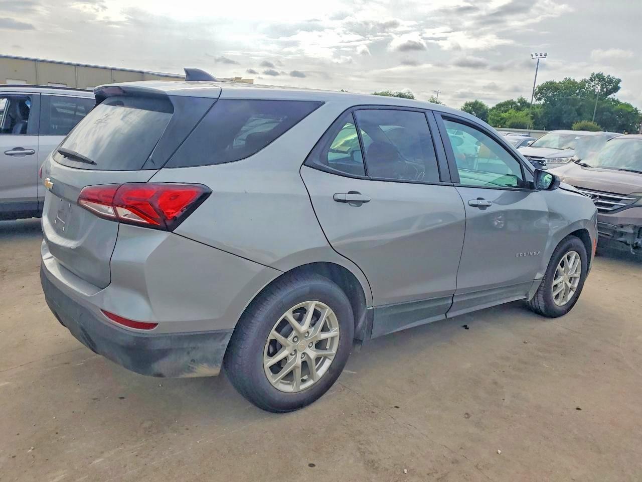 2024 Chevrolet Equinox Ls - Image 3