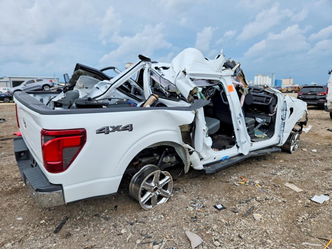 2024 Ford F150 Xlt - Фото 3