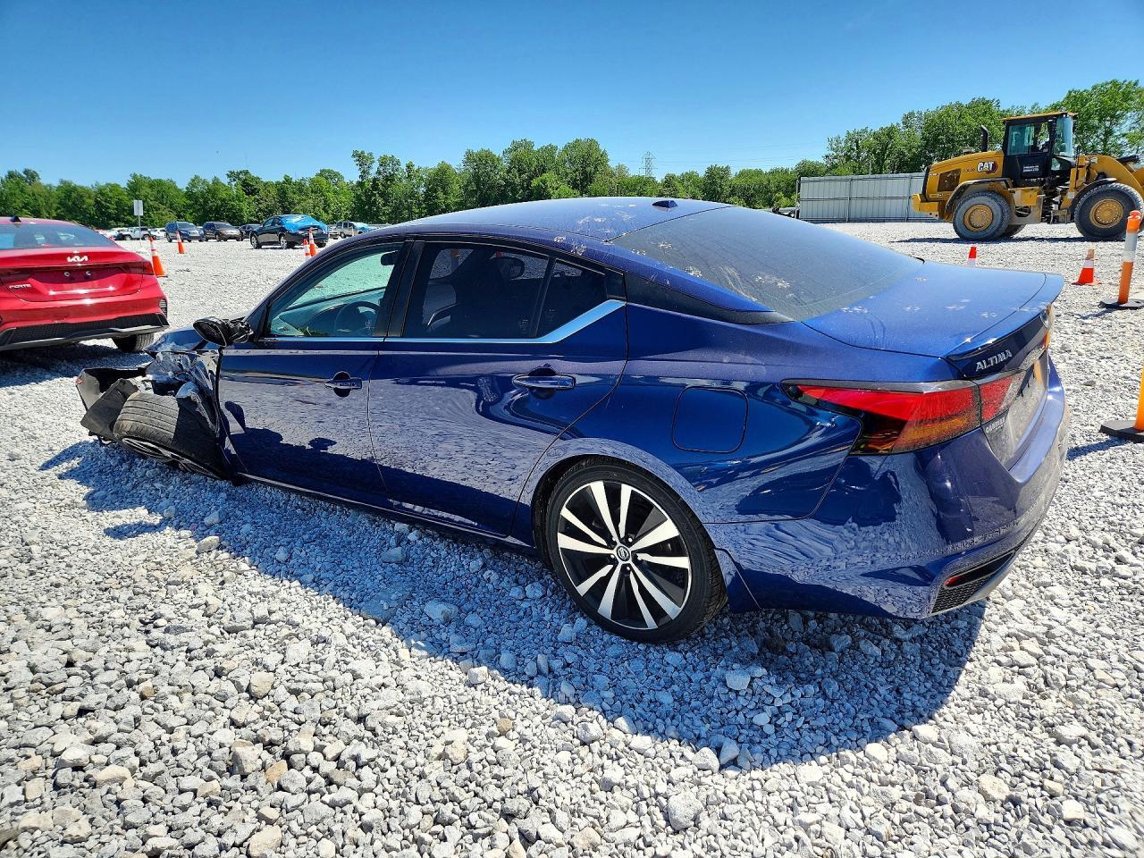 2020 Nissan Altima Sr - Фото 2