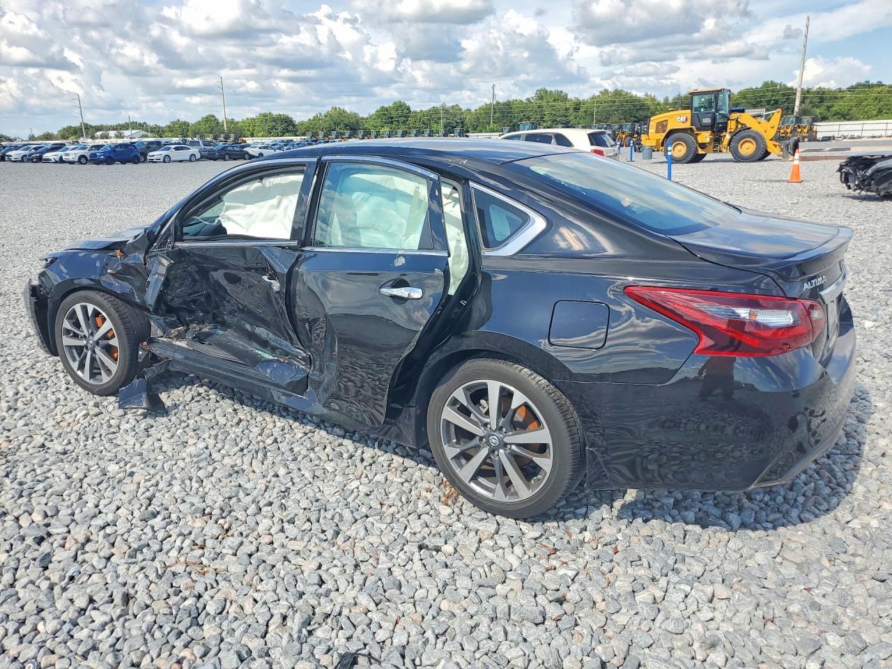 2017 Nissan Altima 2.5 Sr - Image 2