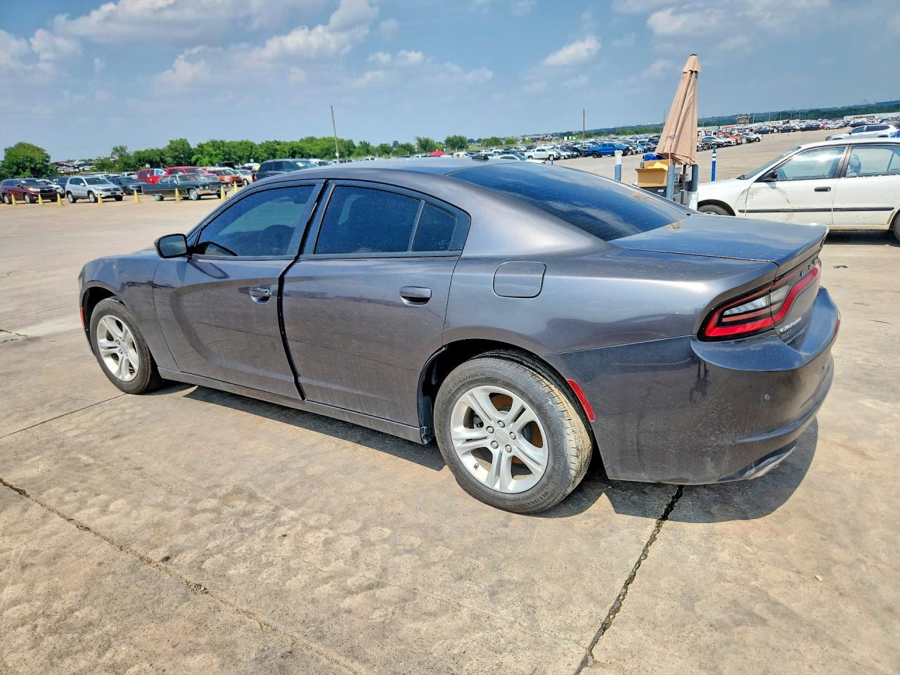 2022 Dodge Charger Sxt - Фото 2