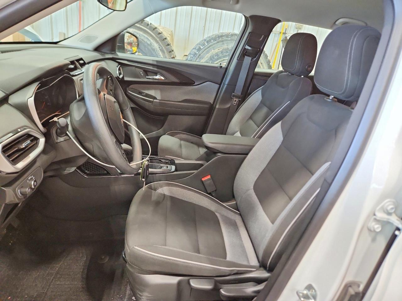 2023 Chevrolet Trailblazer Ls - Image 7