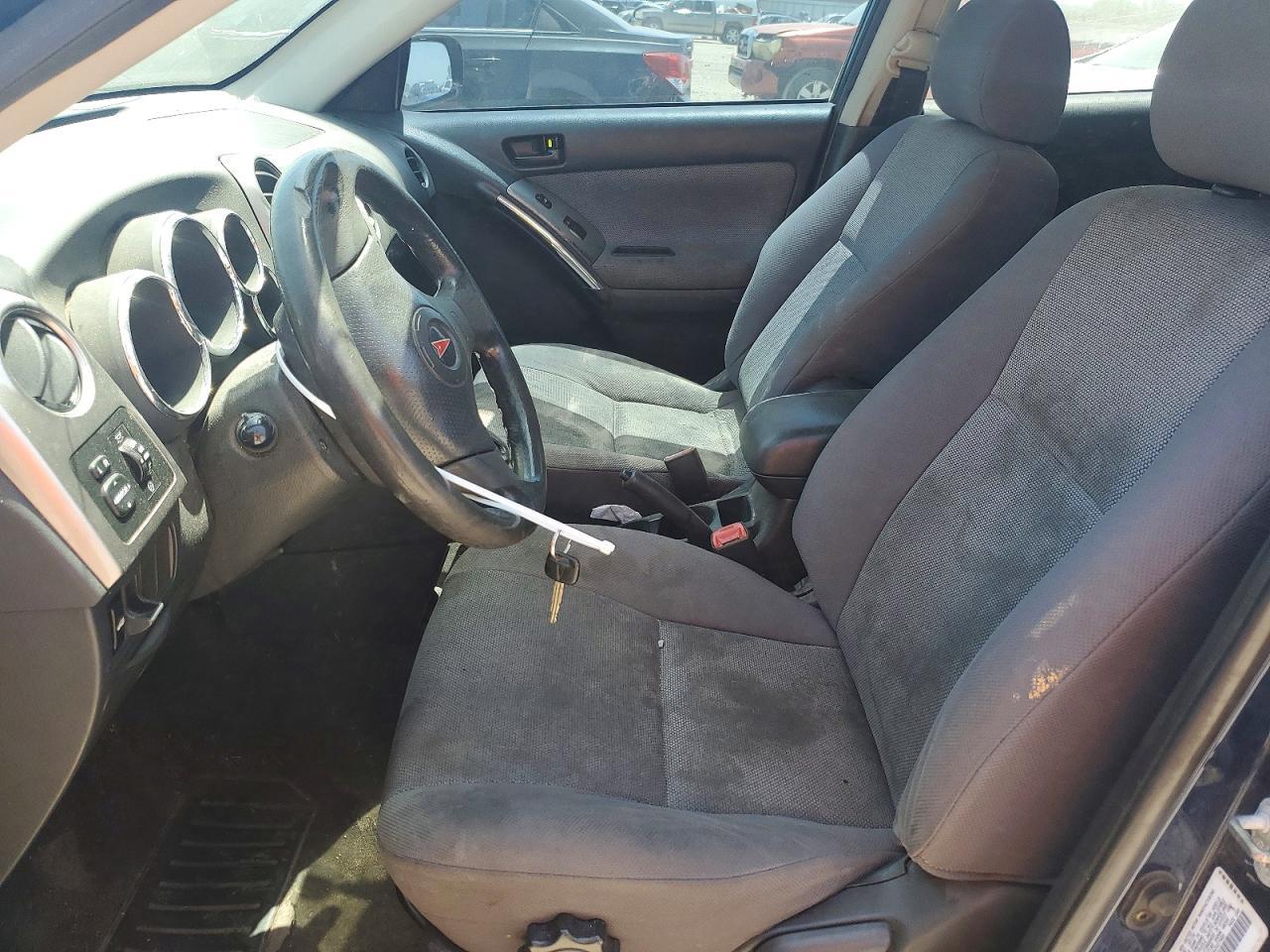 2004 Pontiac Vibe - Image 7