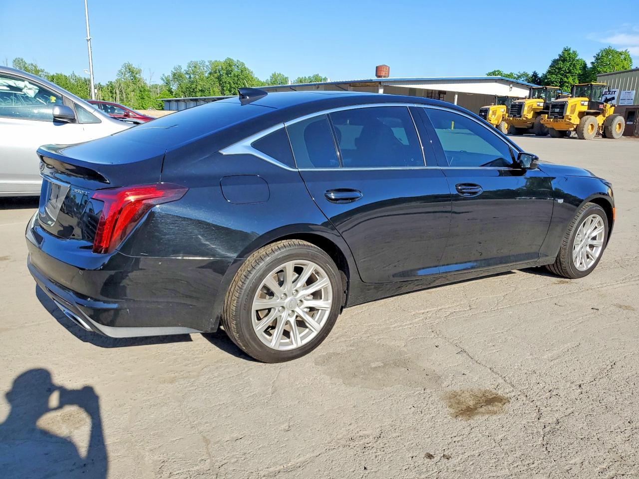 2024 Cadillac Ct5 Luxury - Image 3