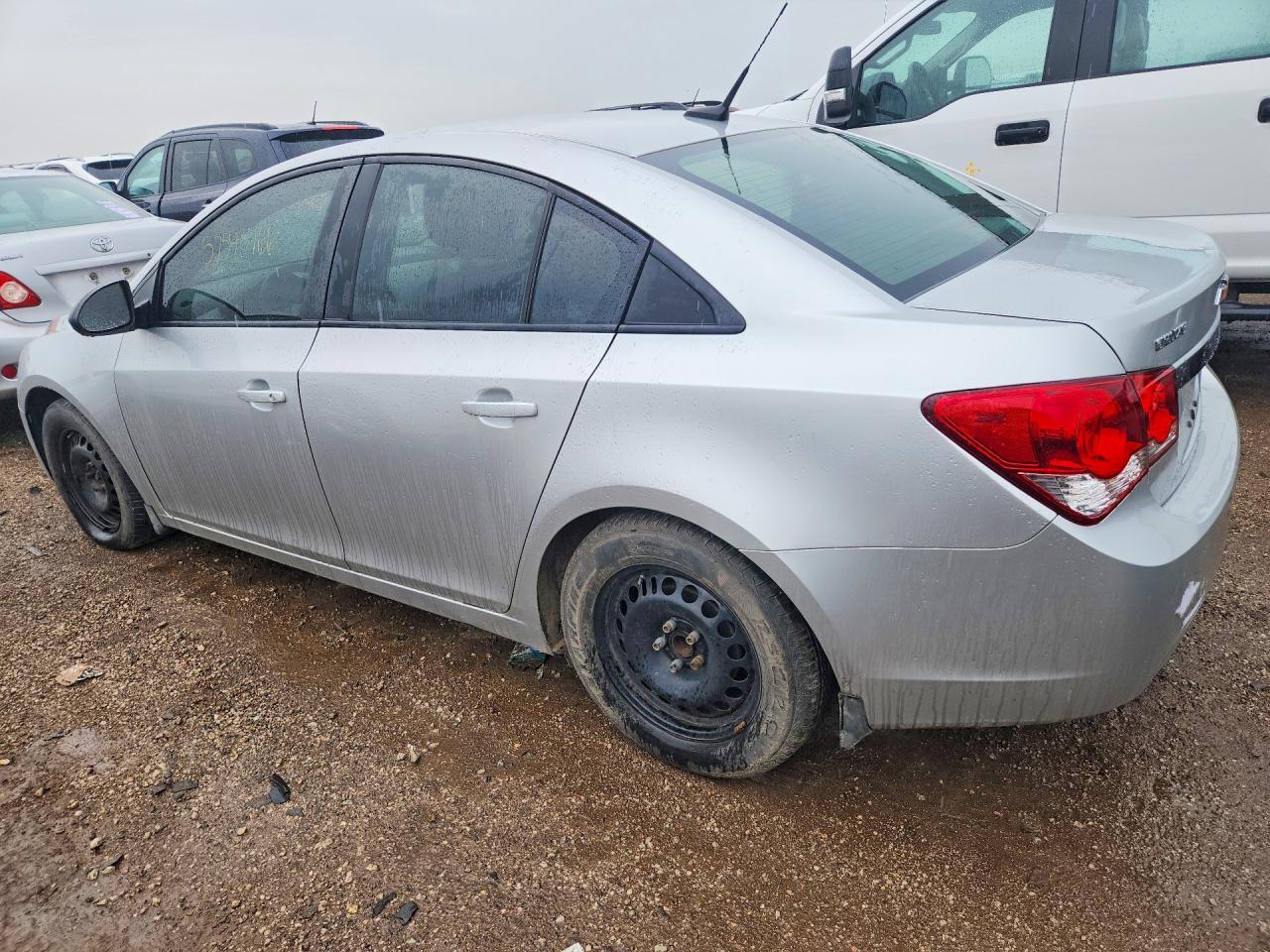 2014 Chevrolet Cruze Ls - Image 2