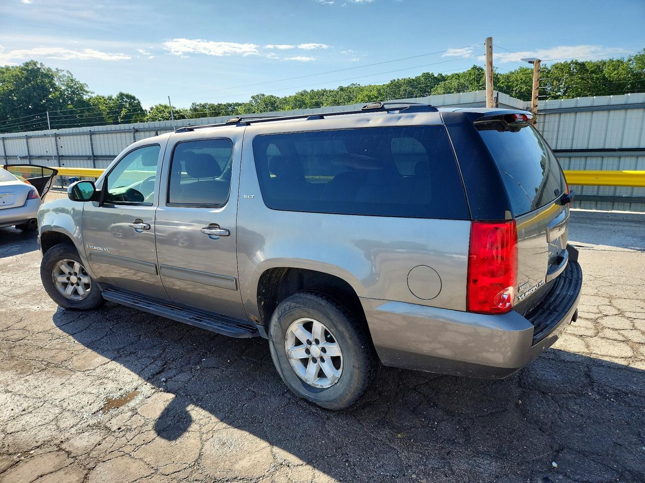 2009 GMC Yukon Xl K1500 Slt - Фото 2