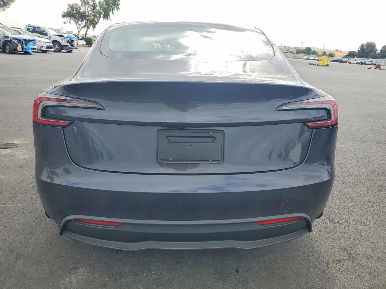 2024 Tesla Model 3 - Image 6