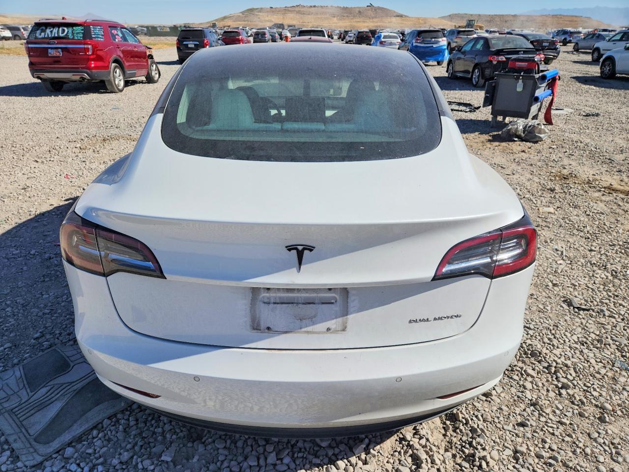 2018 Tesla Model 3 - Фото 6