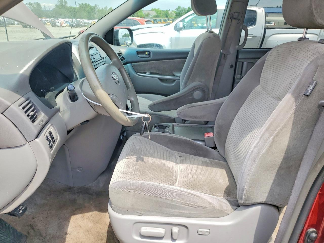 2008 Toyota Sienna Le 7-Passenger - Фото 7