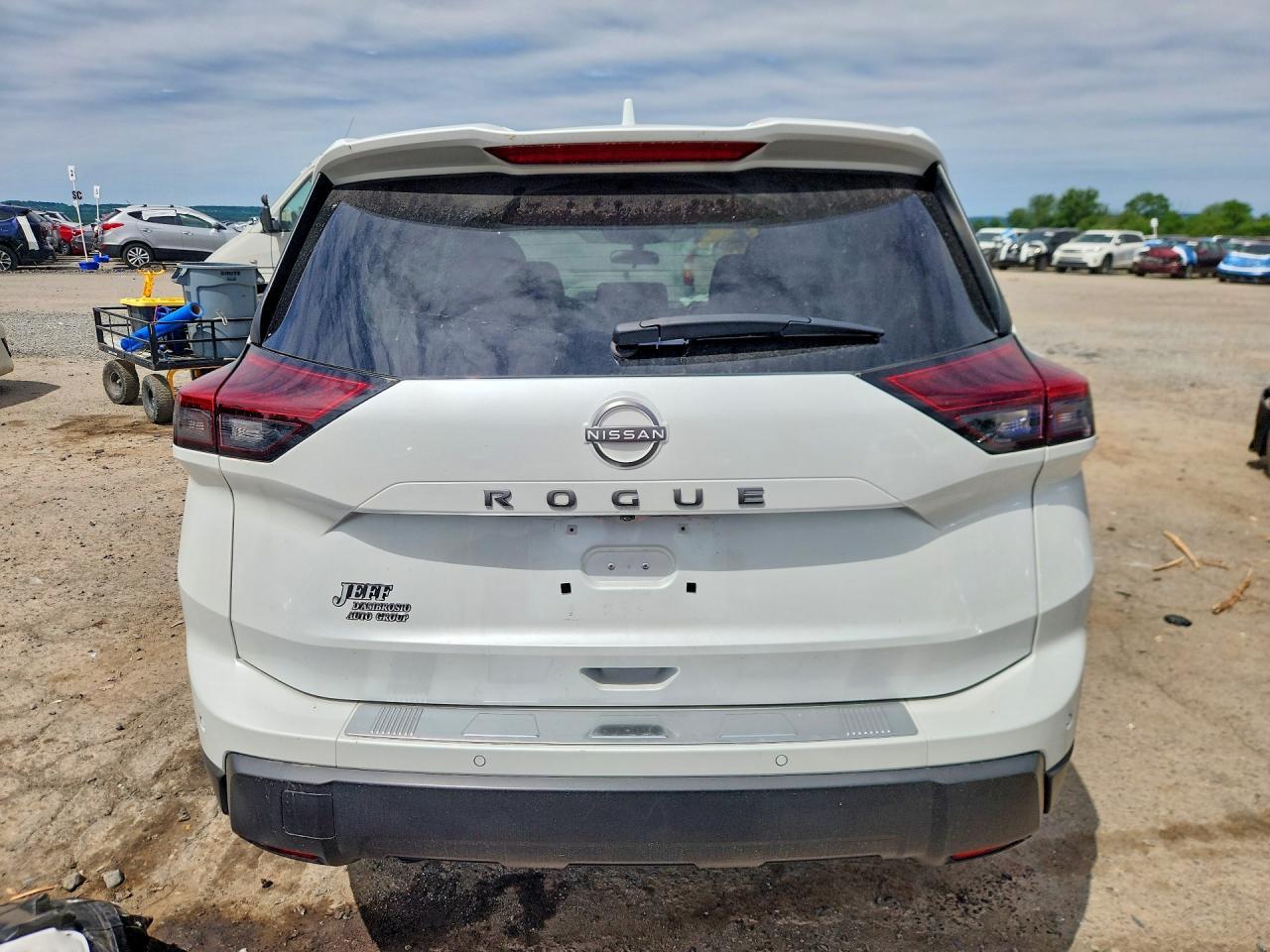 2025 Nissan Rogue Sv - Image 6