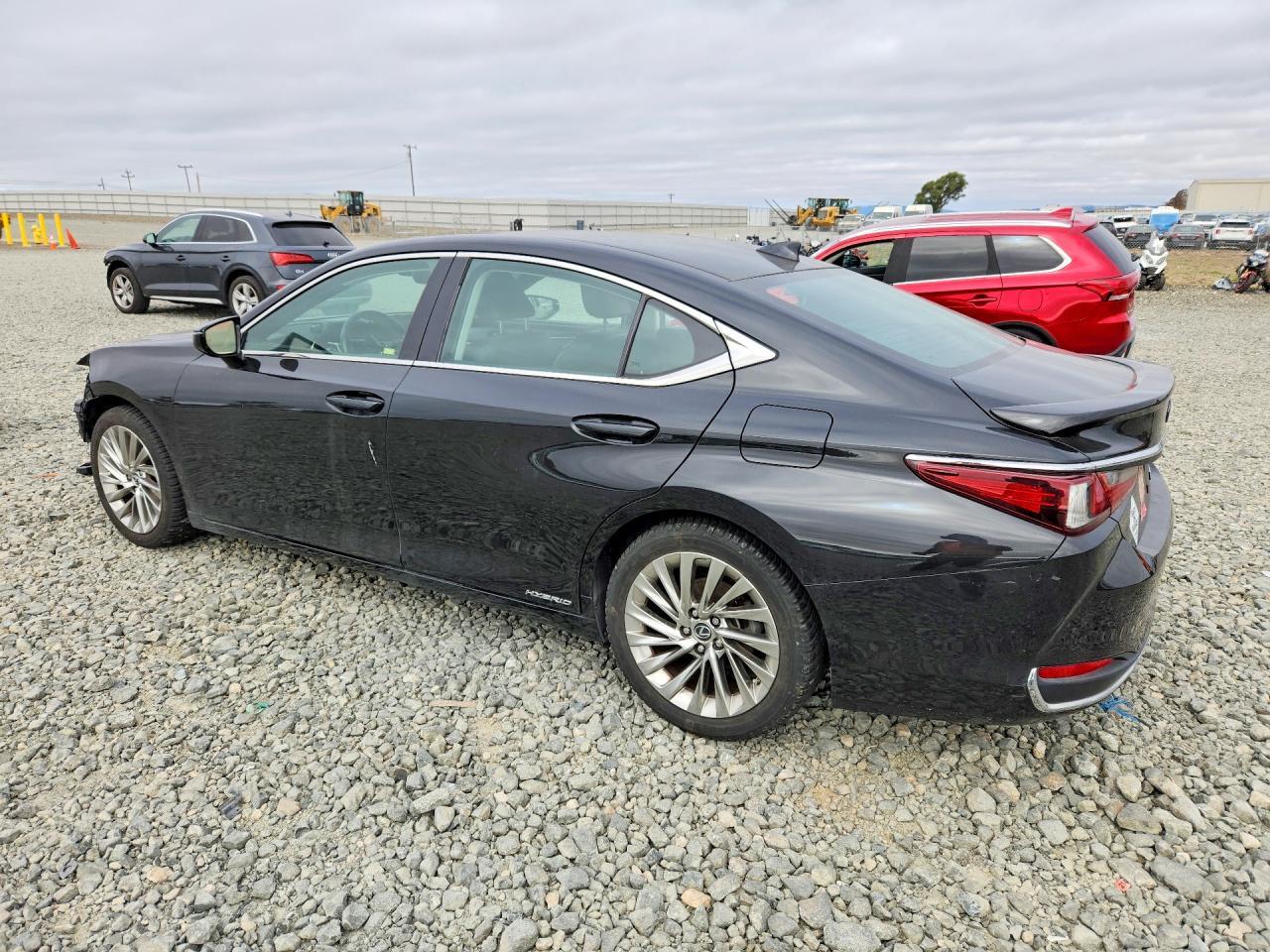 2019 Lexus Es 300H - Image 2