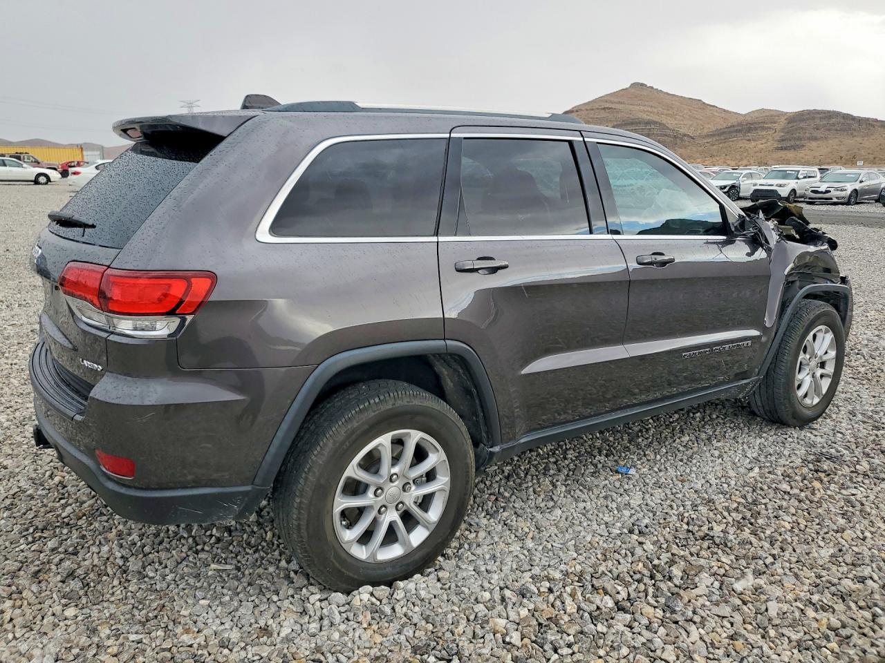 2021 Jeep Grand Cherokee Laredo - Image 3